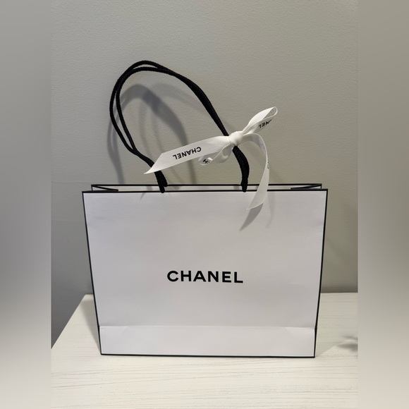 CHANEL Handbags - CHANEL Shopping / Gift Bag